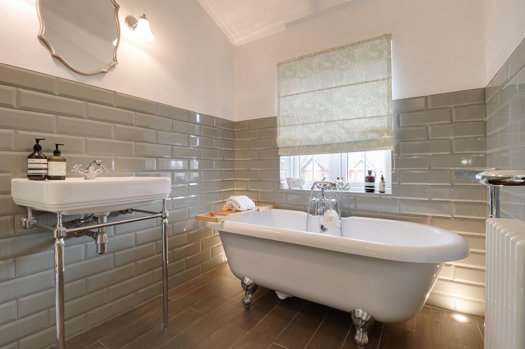 En-suite bathroom