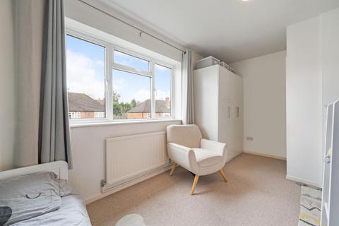 42 Avon Close, Worcester Park, KT4 7AH