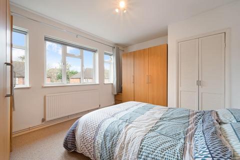 42 Avon Close, Worcester Park, KT4 7AH