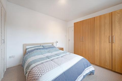 42 Avon Close, Worcester Park, KT4 7AH