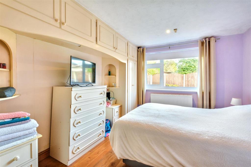 Bedroom 1 1.jpeg