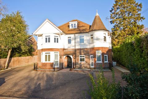 2 bedroom ground floor flat for sale, Beulah Place, Common Road, Chorleywood, WD3