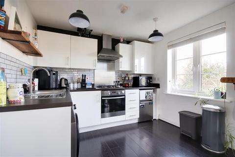 2 bedroom flat for sale, Constables Way, Hertford