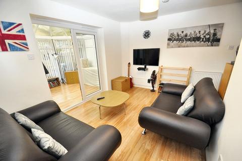 1 bedroom end of terrace house for sale, Falcon Way, Ashford TN23