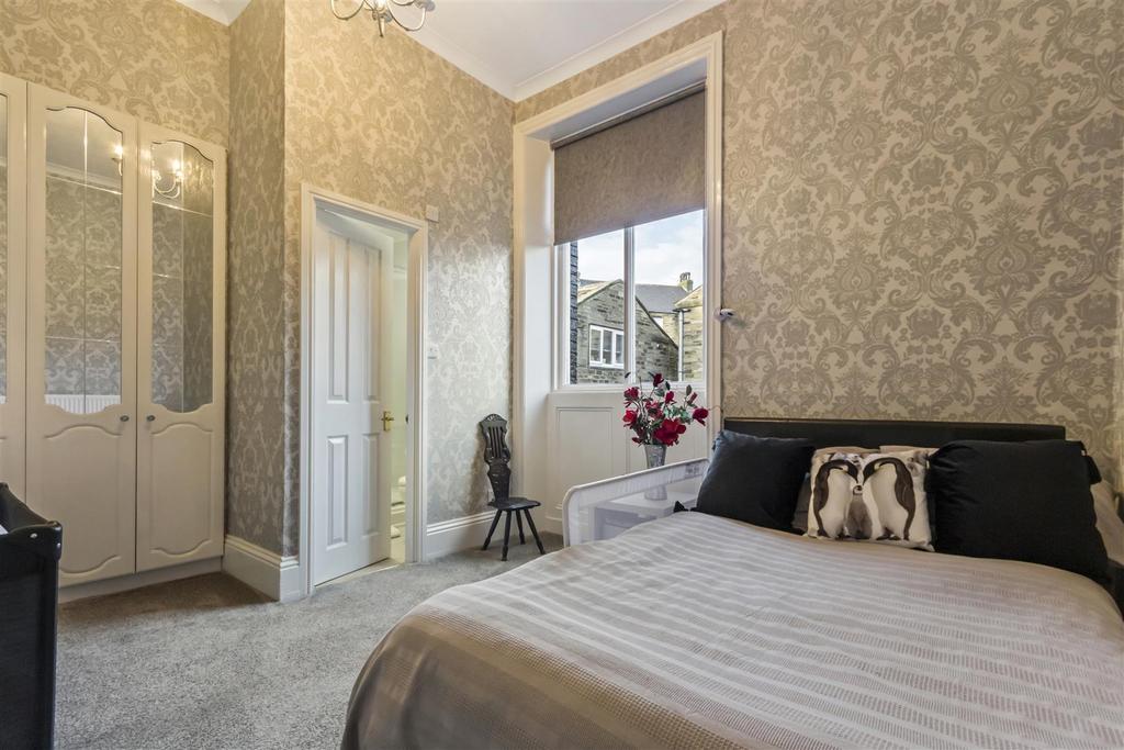Guest bedroom