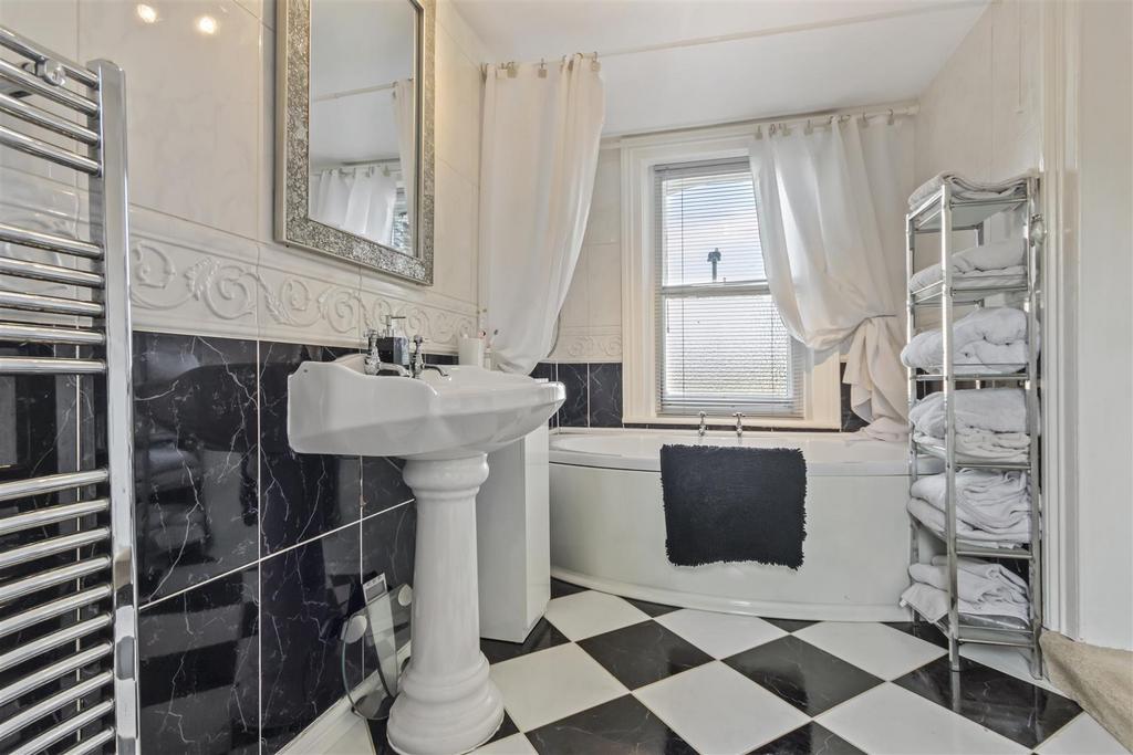 Luxury house bathroom