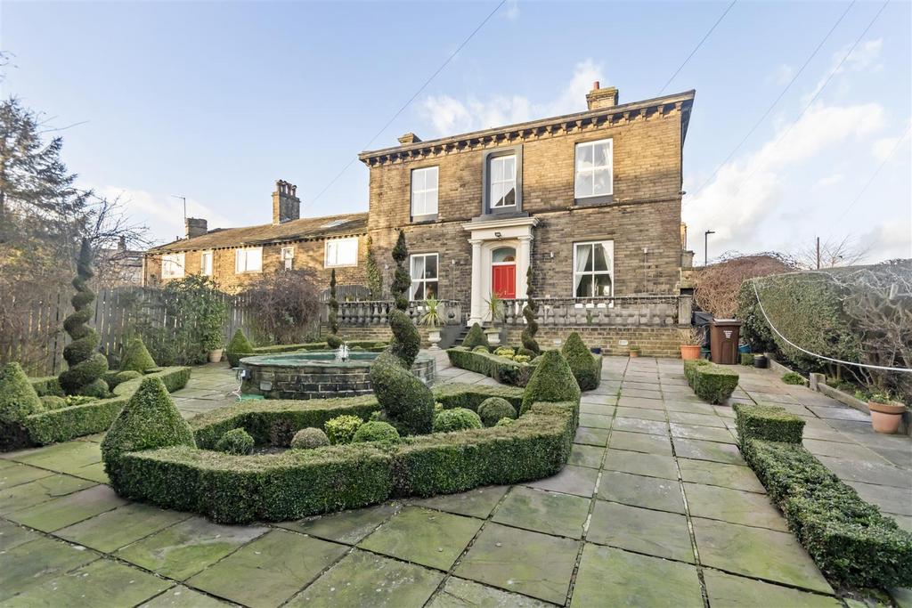 Main house/garden