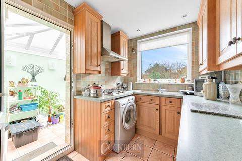 3 bedroom semi-detached house for sale, Elmhurst Road, Mottingham, SE9