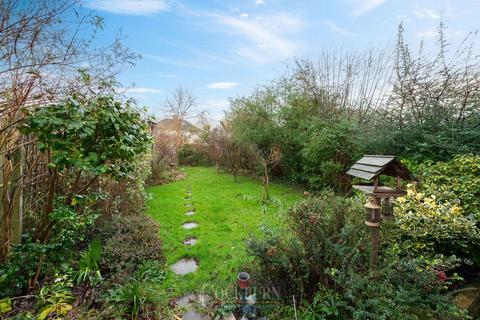 17 Elmhurst Road, London, SE9 4DW