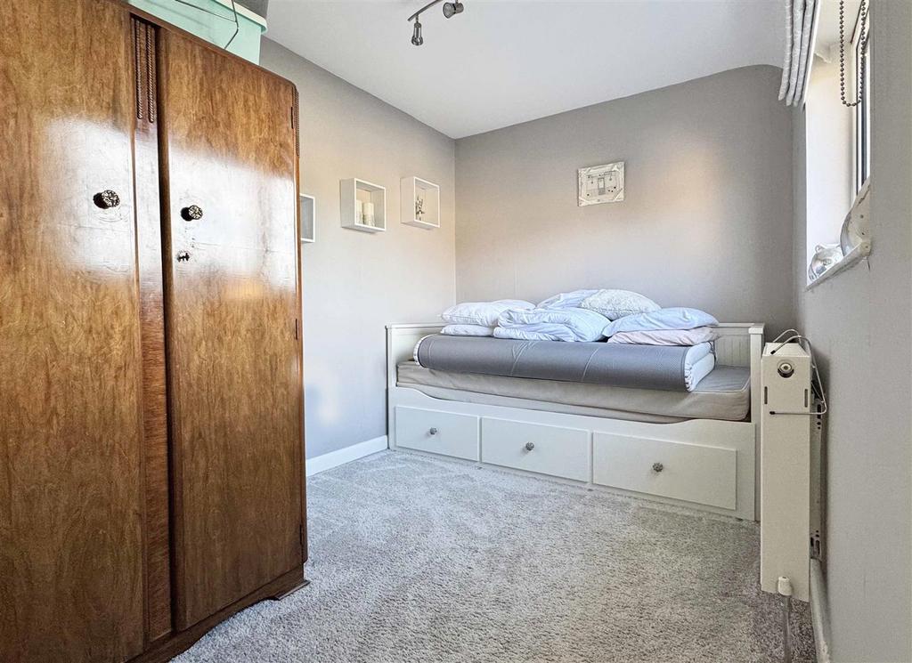 Bed 3.jpg