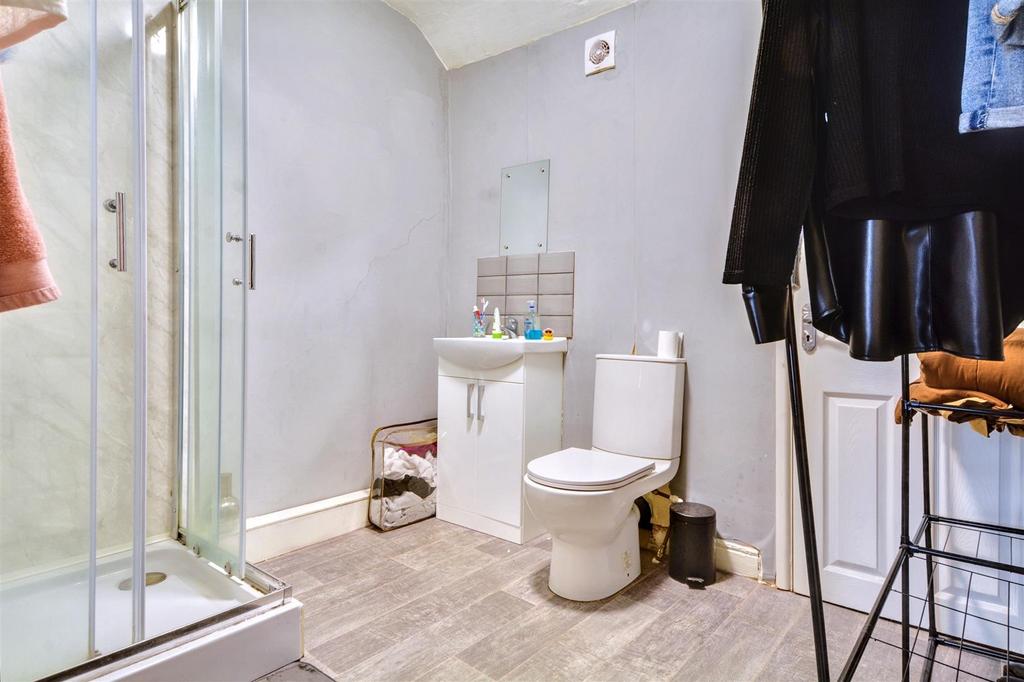 Ensuite 1.jpeg