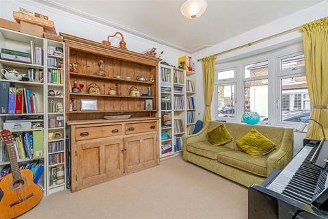 25 Napier Road, Isleworth, TW7 7HP