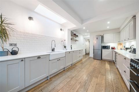 1 Chestnut Road, Guildford, GU1 1HG