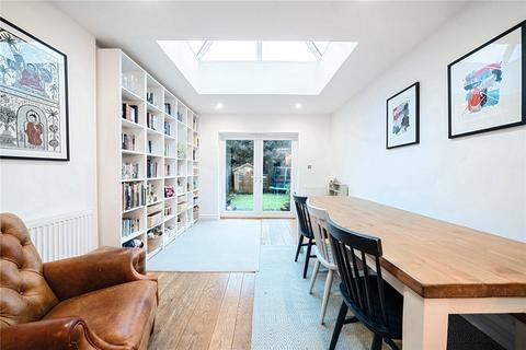 1 Chestnut Road, Guildford, GU1 1HG