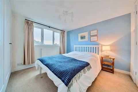 1 Chestnut Road, Guildford, GU1 1HG