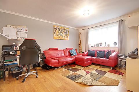 2 bedroom flat for sale, Wren Close, London, N9