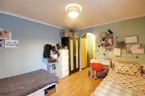 22 Wren Close, London, N9 8UJ
