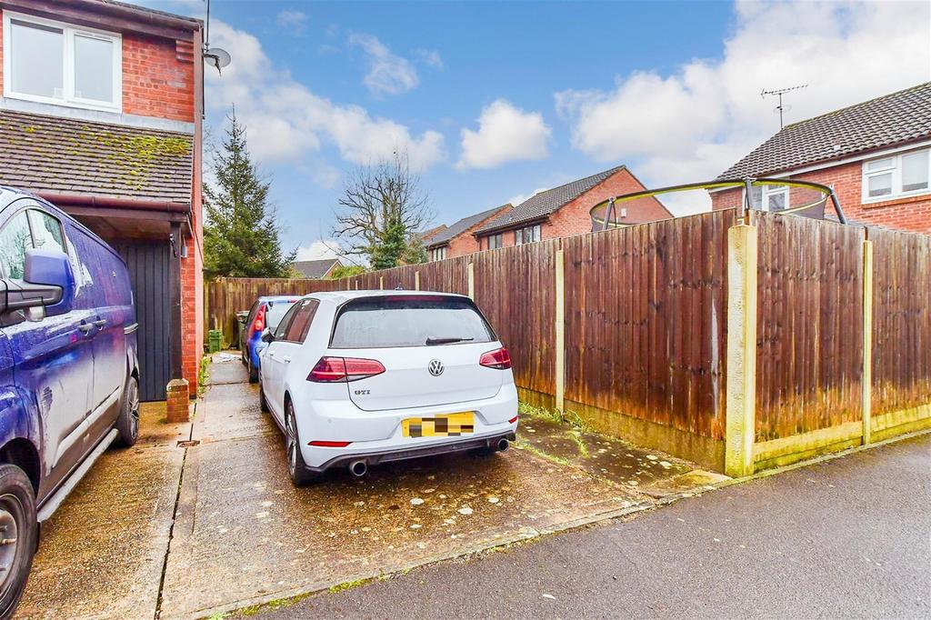 901 Grea4 - Driveway/Parking