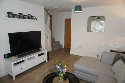 3 bedroom terraced house to rent, OSIER WAY, OLNEY