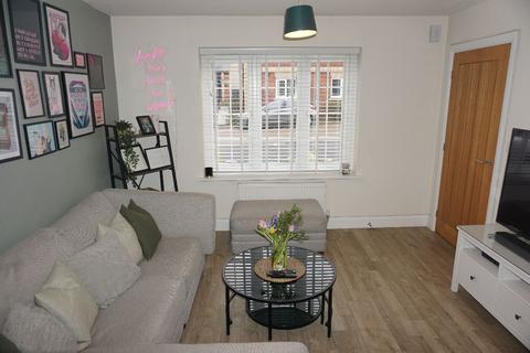 3 bedroom terraced house to rent, OSIER WAY, OLNEY