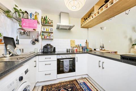 1 bedroom flat to rent, Kersfield Road, Putney