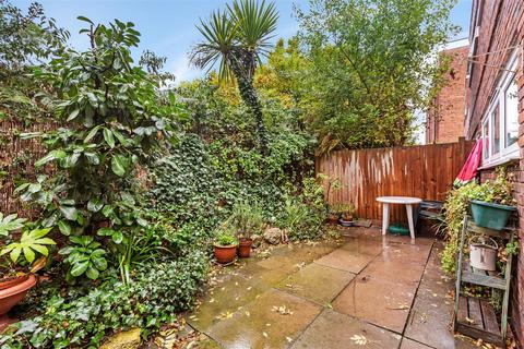 1 bedroom flat to rent, Kersfield Road, Putney