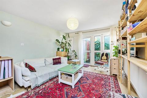 1 bedroom flat to rent, Kersfield Road, Putney