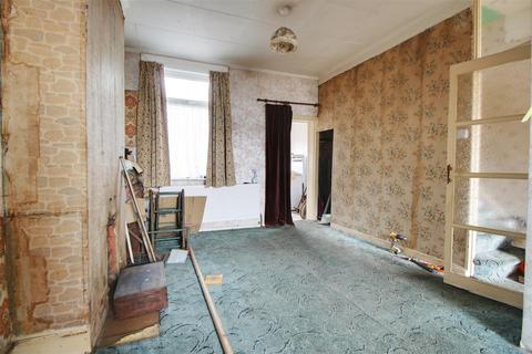 137 Raynham Avenue, London, N18 2BT
