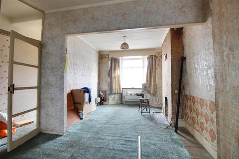 137 Raynham Avenue, London, N18 2BT