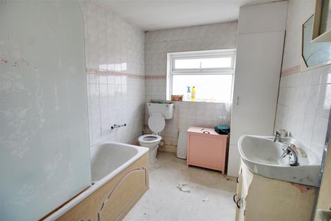 137 Raynham Avenue, London, N18 2BT