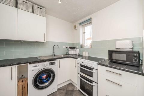 1 bedroom flat to rent, Varsity Drive, Twickenham TW1