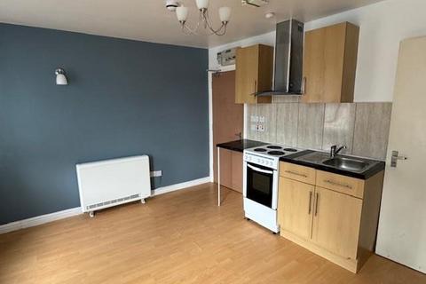 Studio to rent, Dewsbury Road, Leeds LS11