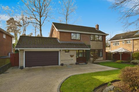 4 bedroom detached house for sale, Lakeside Drive, Scunthorpe