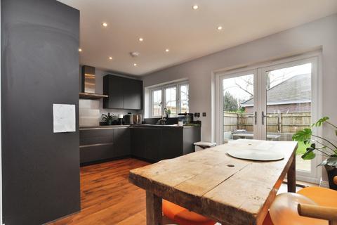 11 Castlefield, Preston, Hitchin, SG4 7AZ