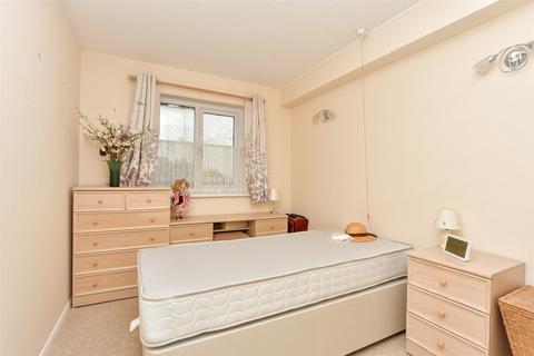 2 bedroom ground floor flat for sale, Warblers Close, Rochester, Kent