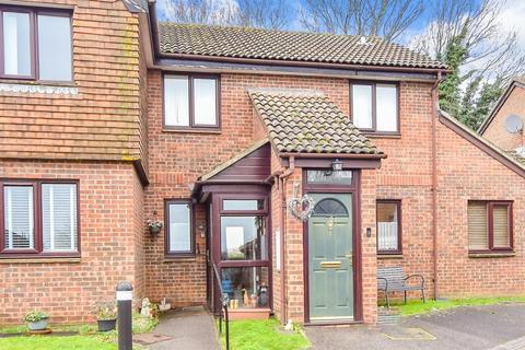 2 bedroom ground floor flat for sale, Warblers Close, Rochester, Kent