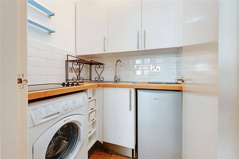 Studio to rent, London W12