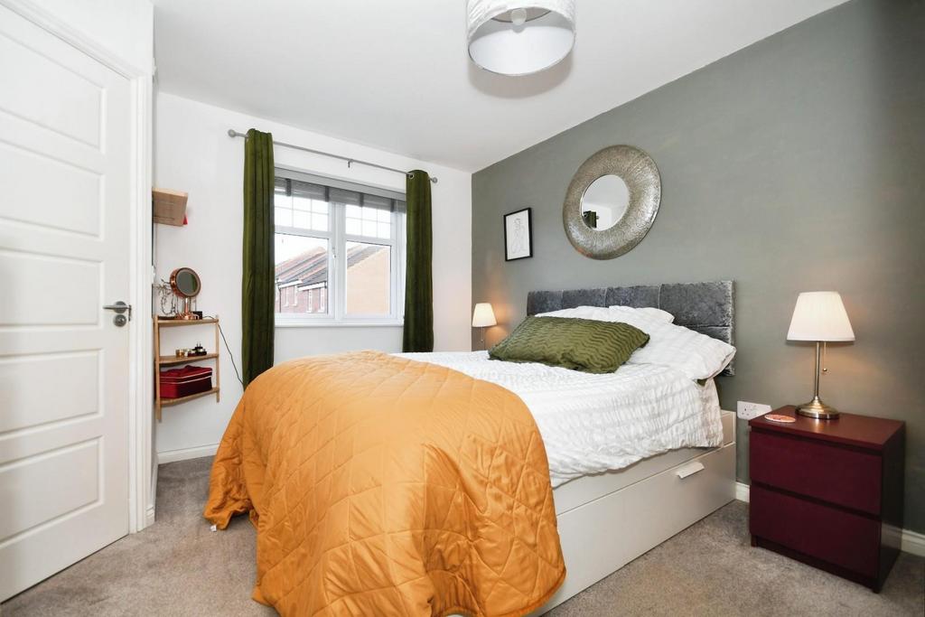 BEDROOM 1.jpg
