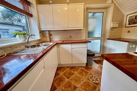 2 bedroom semi-detached house for sale, Whincover Road, Wortley, Leeds