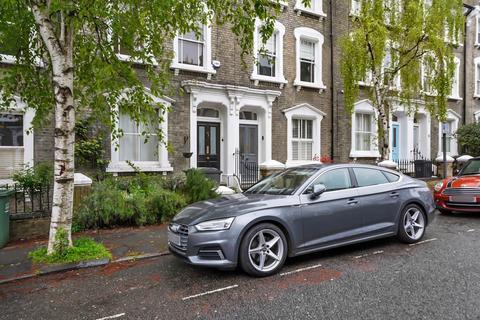 3 bedroom flat for sale, Quentin Road, London SE13