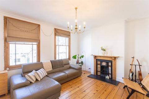 3 bedroom flat for sale, Quentin Road, London SE13