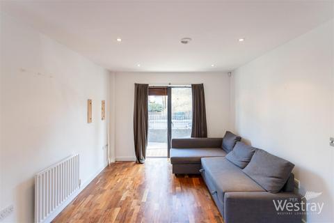 1 bedroom flat to rent, Queensbridge Road, London E8