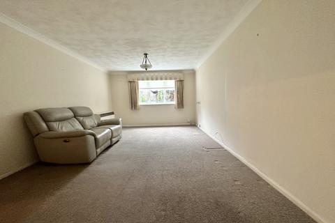 1 bedroom apartment for sale, Limewood Court, Beehive Lane, Ilford, Essex