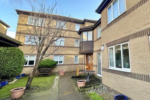 1 bedroom apartment for sale, Limewood Court Beehive Lane, Ilford, IG4
