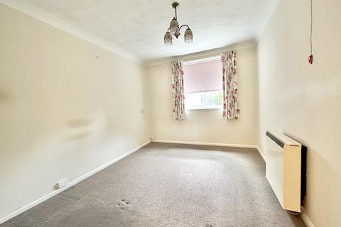 1 bedroom apartment for sale, Limewood Court Beehive Lane, Ilford, IG4