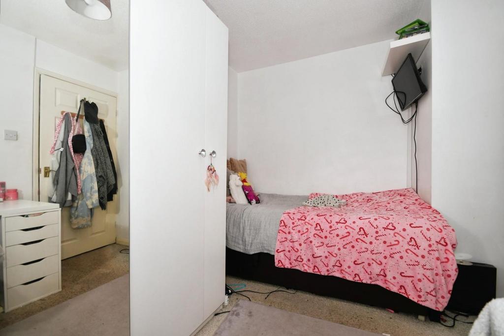 BEDROOM 2 03.jpg