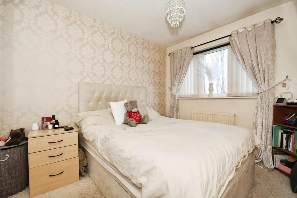 BEDROOM 1.jpg