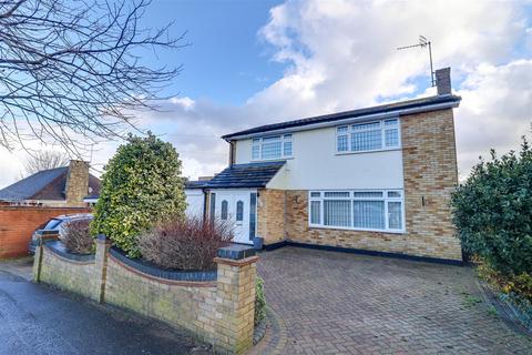 4 bedroom detached house for sale, Westbourne Grove, Westcliff-On-Sea SS0