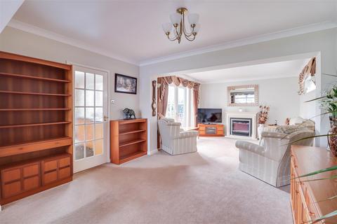 4 bedroom detached house for sale, Westbourne Grove, Westcliff-On-Sea SS0