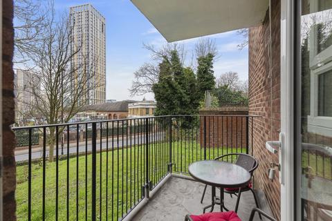 3 bedroom ground floor flat for sale, Lewisham Hill London SE13